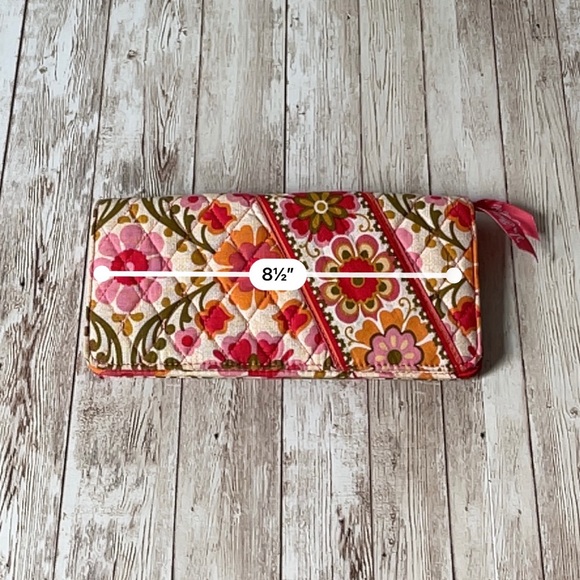 PREOWNED VERA BRADLEY PINK AND CREAM WALLET FLORAL - Picture 6 of 7